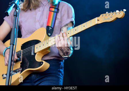 Barcelone - 2 juin : Julien Baker (auteur-compositeur-interprète folk) se produit en concert au Primavera Sound Festival 2016 le 2 juin 2016 à Barcelone, Espagne. Banque D'Images