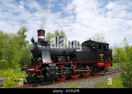 Le moteur à vapeur historique Karoline dans la gare du sud dans village de montagne, Hambourg, Allemagne, Europe, Die historische Dampflok Karoline suis Banque D'Images