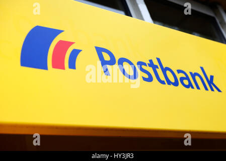 Signe de la banque postale, la Postbank der Schild Banque D'Images