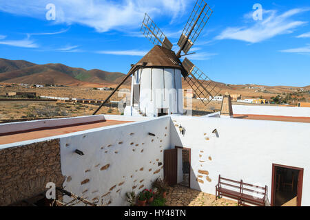 Cour intérieure de l'ancien moulin à vent traditionnel village de Tiscamanita, Fuerteventura, Îles Canaries, Espagne Banque D'Images