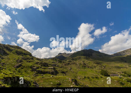 Vue du chalet de montagne de Idwal Y Garn. Idwal Cottage, Parc National de Snowdonia, Gwynedd, Pays de Galles, Royaume-Uni. Banque D'Images