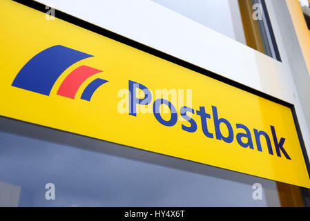 Signe de la banque postale, la Postbank der Schild Banque D'Images