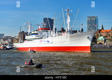 Défilé de fin pour l'anniversaire du port par le bateau musée Cap San Diego à Hambourg, Allemagne, Europe, Einlaufparade zum Hafengeburtstag mit dem Musées Banque D'Images