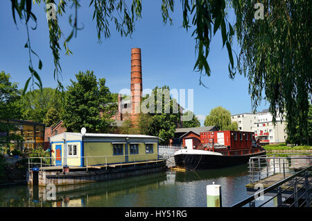 Veringkanal et miellerie à Wilhelm's Castle, Hambourg, Allemagne, Europe, Veringkanal Honigfabrik à Wilhelmsburg, und Deutschland, Europa Banque D'Images