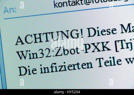 Annonce de virus sur un écran PC, Virenmeldung auf einem PC-Monitor Banque D'Images