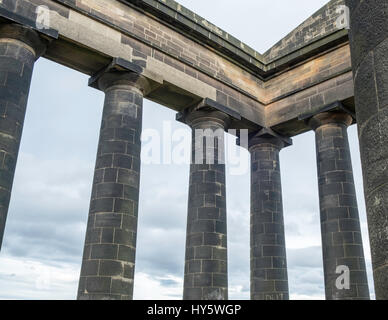 (Comte de Durham's Monument) Communément appelé Penshaw Monument, le 70 pieds de haut La folie est une réplique du temple d'Héphaïstos à Athènes Banque D'Images