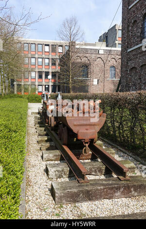 Camion de charbon, utilisé dans les mines de charbon, pour transporter le charbon et les roches à la surface, Coal mining museum, Heerlen, Limbourg, Pays-Bas Banque D'Images