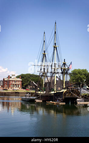 L'AMITIÉ DE SALEM -- SALEM LIEU HISTORIQUE NATIONAL DE L'amitié de Salem est un 171 pieds 1797 réplique d'une compagnie des Indes, construit dans le Scarano Br Banque D'Images