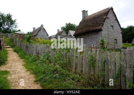 Une scène générale à Plimoth Plantation, Plymouth, Massachusetts. Une réplique du village de Pilgrim en 1621, maintenant connu sous le nom de Plimoth Pataxet Banque D'Images