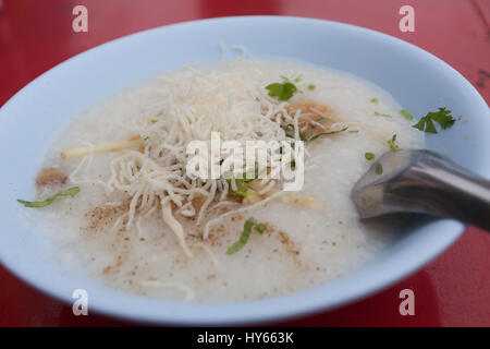 Bouillie de riz, ou jook en blanc bol Banque D'Images