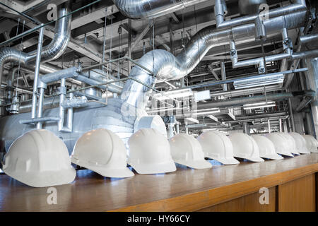 Casque de sécurité pour le personnel de l'usine thermique Banque D'Images