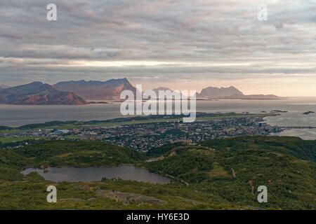 Vue sur le soir dans le Nord de la Norvège Bodø Banque D'Images