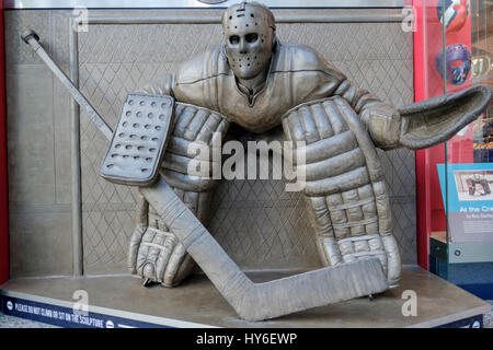 L'esprit de la boutique de Hockey, Brookfield Place, Allen Lambert Galleria, oeuvre de Ken Danby, à l'enceinte, hockey goalie, Toronto, Ontario, Canada. Banque D'Images