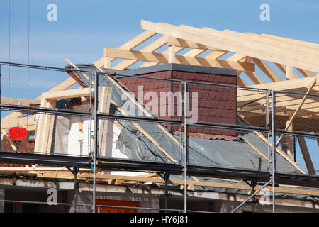 Site de construction d'un nouveau bâtiment toit de maison Banque D'Images