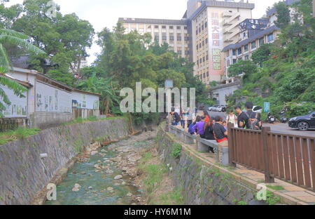 Personnes visitent Beitou District printemps chaud à Taipei à Taiwan. Banque D'Images