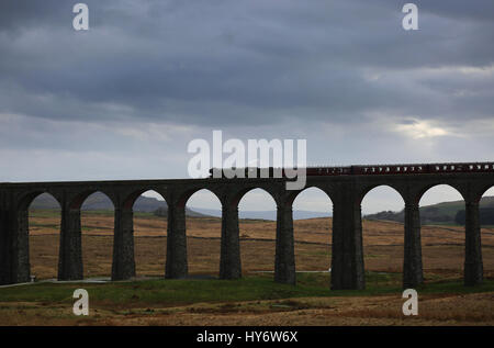 Viaduc Ribblehead Flying scotsman Banque D'Images