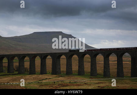 Viaduc Ribblehead Flying scotsman Banque D'Images