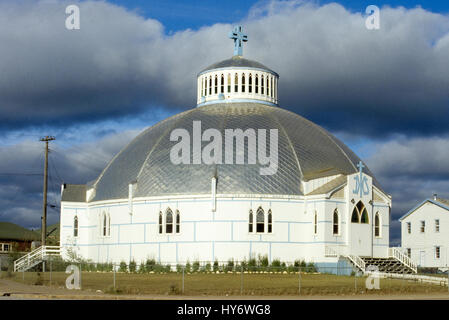 Église igloo (notre Dame de la victoire), Inuvik, Territoires du Nord-Ouest, Canada Banque D'Images