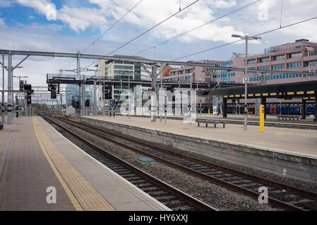 La Station de lecture sur la Great Western Mainline qui fait actuellement l'objet d'une mise à niveau de l'électrification de 5 milliards d'EUR Banque D'Images