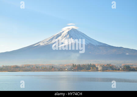 Le Mont Fuji en automne au Japon lac kawaguchiko Banque D'Images