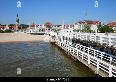 La ville de Sopot sur la mer Baltique en Pologne, de la jetée, la plage et l'horizon resort. Banque D'Images