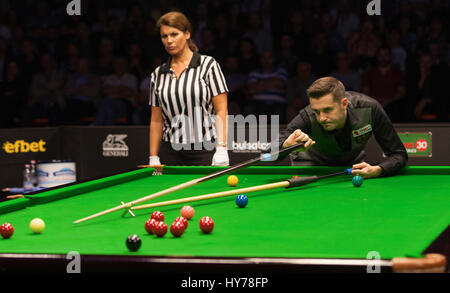 Plovdiv, Bulgarie - 1 octobre : Mark Selby, d'Angleterre participe au snooker montrent la série 11 30 2016 contre Ronnie O'Sullivan dans Kolodruma spo Banque D'Images