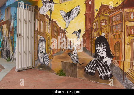 Street art bâtiments décoration dans le patrimoine mondial de l'espace de la ville portuaire de Valparaiso au Chili. Banque D'Images
