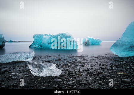 Plage de glace au glacier Jökulsárlón lagoon en Islande Banque D'Images