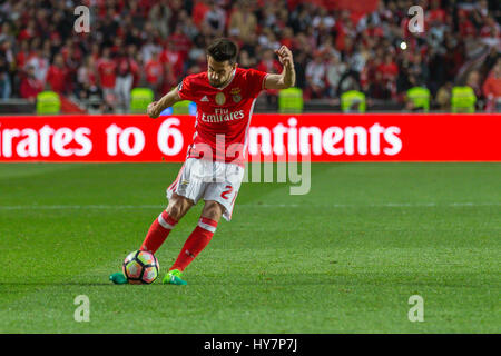 Lisbonne, Portugal. 01 avril, 2017. Le milieu de terrain BenficaÕs du Portugal Pizzi (21) en action au cours de la partie V SL Benfica FC Porto © Alexandre de Sousa/Alamy Live News Banque D'Images