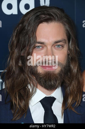 Bevely Hills, Ca. 01 avr, 2017. Tom Payne, 28th Annual GLAAD Media Awards à LA au Beverly Hilton Hotel en Californie le 01 avril 2017. Credit : Fs/media/Alamy Punch Live News Banque D'Images