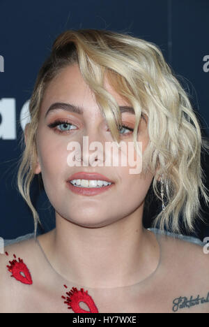 Bevely Hills, Ca. 01 avr, 2017. Paris Jackson, au 28th Annual GLAAD Media Awards à LA au Beverly Hilton Hotel en Californie le 01 avril 2017. Credit : Fs/media/Alamy Punch Live News Banque D'Images