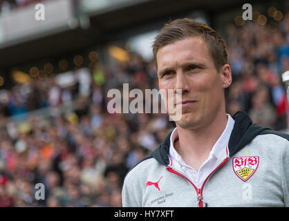 Stuttgart, Allemagne. 09Th avr, 2017. Gestionnaire de Stuttgart, Hannes Wolf sur la ligne de touche lors de la 2e Bundesliga allemande match de football entre le VfB Stuttgart et Dynamo Dresde de la Mercedes-Benz Arena de Stuttgart, Allemagne, 02 avril 2017. (CONDITIONS D'EMBARGO - ATTENTION : En raison de la lignes directrices d'accréditation, le LDF n'autorise la publication et l'utilisation de jusqu'à 15 photos par correspondance sur internet et dans les médias en ligne pendant le match.) Photo : Daniel Maurer/dpa/Alamy Live News Banque D'Images