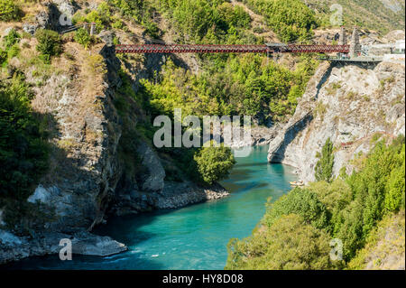 Kawarau Bridge près de Queenstown. Saut à l'commerciale est né ici en 1988 et chaque année, des dizaines de milliers faire le saut 43 mètres. Banque D'Images