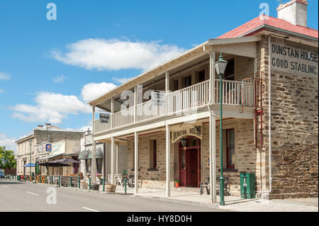 Sunderland street à Clyde. Clyde a grandi sur le règlement des Dunstan créé dans les années 1860, l'or du Klondike dans Central Otago. Banque D'Images