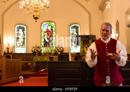 Richmond (Virginie). L'histoire vivante Guide à St. John's Episcopal Church, site de Patrick Henry's la liberté ou la mort discours. Banque D'Images