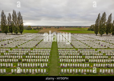 Des sépultures de guerre du Commonwealth de Tyne Cot Cemetery et mémorial aux disparus est le plus grand cimetière du Commonwealth pour les forces armées dans le monde, pour n'importe quelle guerre Banque D'Images