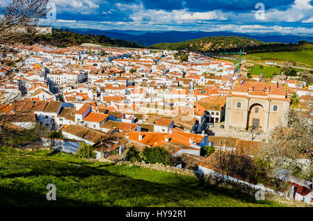 Aracena vu de dessus. Aracena, Huelva, Andalousie, Espagne, Europe Banque D'Images