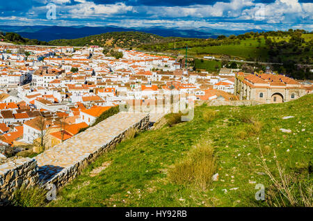 Aracena vu de dessus. Aracena, Huelva, Andalousie, Espagne, Europe Banque D'Images