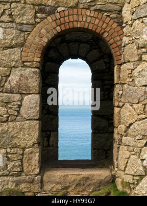 Ruine de l'Occident une papule Owles Tin Mine engine house, utilisé comme lieu de tournage pour une papule des loisirs dans le BBC Poldark série télé, Botallack, Cornwall, England, UK Banque D'Images