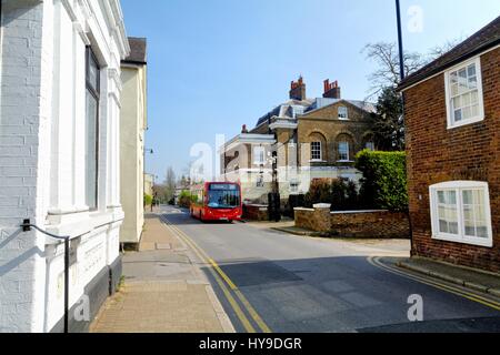 Maisons sur Lower Thames Street Sunbury on Thames Surrey UK Banque D'Images