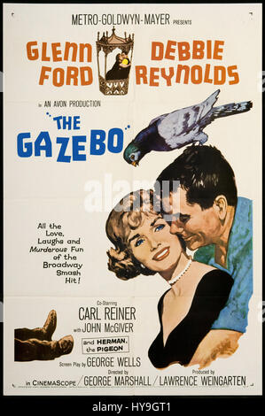 L'affiche du film de 1959 'The Gazebo', avec Glenn Ford et Debbie Reynolds. Ce matériel promotionnel reflète le style des affiches de cinéma du milieu du XXe siècle. Banque D'Images