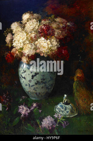 'Pivoines in Kang Hsi vase' d'Emil Carlsen est une peinture de nature morte qui se concentre sur la beauté délicate des pivoines disposées dans un vase antique Kang Hsi. L’œuvre illustre l’habileté de Carlsen à dépeindre avec précision les textures des fleurs et de la porcelaine. Banque D'Images