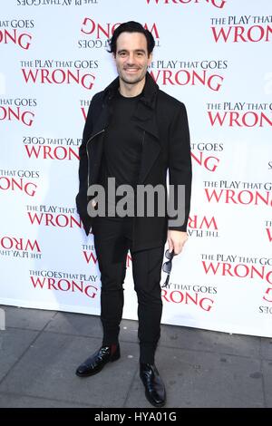 New York, NY, USA. 2ème apr 2017. Ramin Karimloo présents pour la JOUER QUI VA MAL Soirée d'ouverture Soirée d'ouverture à Broadway, Lyceum Theatre et Guastivino's, New York, NY Avril 2, 2017. Crédit : John Nacion/Everett Collection/Alamy Live News Banque D'Images