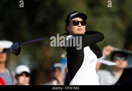 Rancho Mirage, Californie, USA. 09Th avr, 2017. 02 avril 2017, de sorte Yeon Ryu de la Corée du Sud frappe un coup de départ au 16e trou lors de la ronde finale de l'ANA 2017 inspiration au cours du tournoi Dinah Shore à Mission Hills Country Club de Rancho Mirage, en Californie. Charles Baus/CSM Crédit : Cal Sport Media/Alamy Live News Banque D'Images