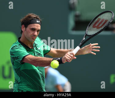 Key Biscayne, Floride, USA. 09Th avr, 2017. Roger Federer Vs Rafael Nadal lors de la finale masculine à l'Open de Miami a tenu à le Crandon Park Tennis Center le 2 avril 2017 à Key Biscayne, en Floride. Credit : Mpi04/media/Alamy Punch Live News Banque D'Images