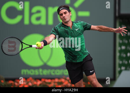 Key Biscayne, Floride, USA. 09Th avr, 2017. Roger Federer Vs Rafael Nadal lors de la finale masculine à l'Open de Miami a tenu à le Crandon Park Tennis Center le 2 avril 2017 à Key Biscayne, en Floride. Credit : Mpi04/media/Alamy Punch Live News Banque D'Images