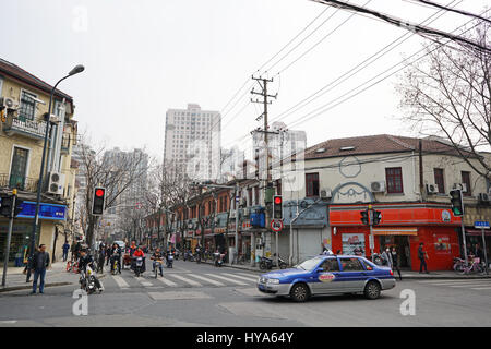 Maison du consul français à Shangai - 01/04/2017 - Chine / Shanghai - Maison du consul français à Shangai, un citoyen français va attaqué près de cet endroit. Ce suivi de la mort de Liu Shaoyao un migrant chinois installé à Paris, il a été tué par la police française dans sa maison. - Gilles Aygalenq / Le Pictorium Banque D'Images