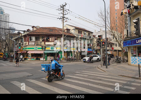 Maison du consul français à Shangai - 01/04/2017 - Chine / Shanghai - Maison du consul français à Shangai, un citoyen français va attaqué près de cet endroit. Ce suivi de la mort de Liu Shaoyao un migrant chinois installé à Paris, il a été tué par la police française dans sa maison. - Gilles Aygalenq / Le Pictorium Banque D'Images