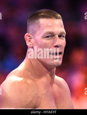 Orlando, FL, USA. 2ème apr 2017. John Cena à WrestleMania WWE 33 sur le Camping World Stadium à Orlando, Floride, le 2 avril 2017. Crédit : George Napolitano Punch/media/Alamy Live News Banque D'Images