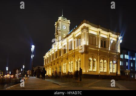 Moscou - 10 janvier 2017 : Yaroslavsky gare à Moscou, vision de nuit Banque D'Images